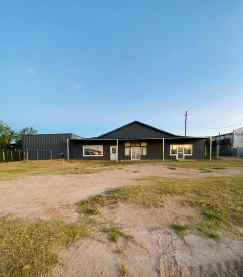 1606 E 3rd St, Big Spring, TX, 79720-3352 | Card Image