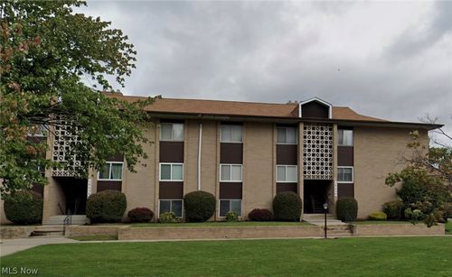 420-10408 N Church Dr, Parma Heights, OH, 44130-8611 | Card Image