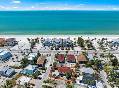 121 Washington Avenue, Home with 3 bedrooms, 3 bathrooms and null parking in Fort Myers Beach FL | Image 1