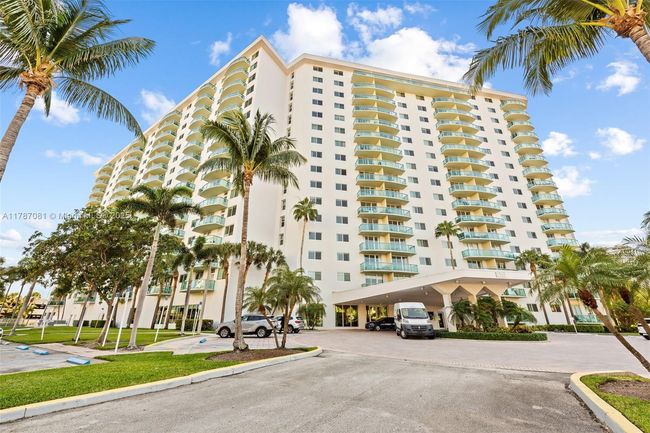 APT-226 - 19380 Collins Ave, Condo with 2 bedrooms, 2 bathrooms and null parking in Sunny Isles Beach FL | Image 10