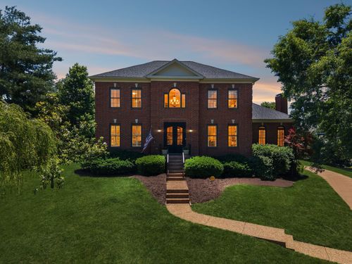 911 Riverbend Rd, Nashville, TN, 37221-4370 | Card Image