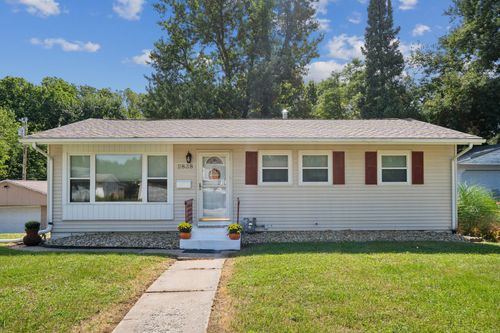 2838 40th Ave, Rock Island, IL, 61201-6933 | Card Image