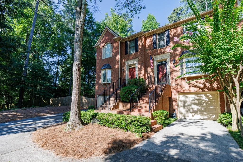 Weatherburne Dr, Roswell, GA 30076