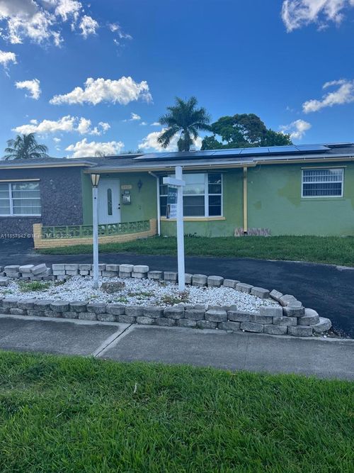 3401 Nw 40th St, Lauderdale Lakes, FL, 33309-4927 | Card Image