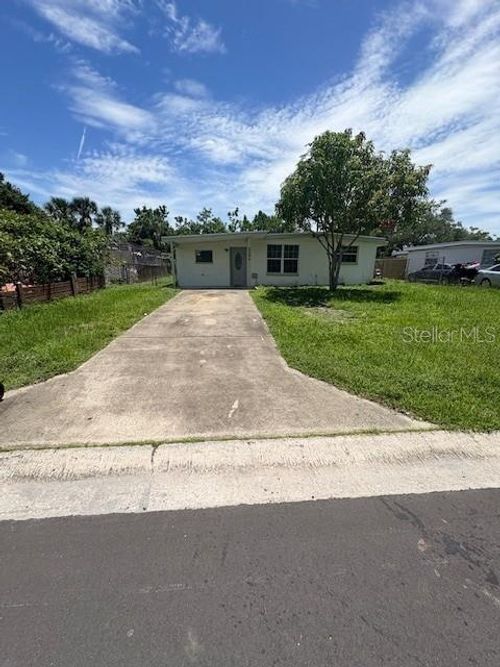 8584 93rd Ave, SEMINOLE, FL, 33777-3243 | Card Image