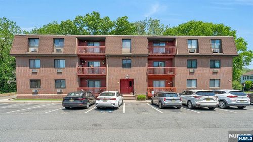 666 Mill St, Belleville, NJ, 07109-1341 | Card Image