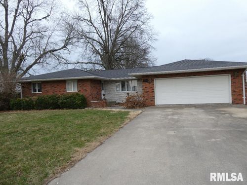 205 Leonard St, Farmersville, IL, 62533-7840 | Card Image