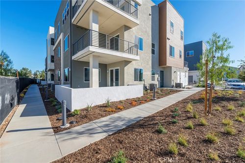 121 Baluster, Irvine, CA, 92618-1468 | Card Image