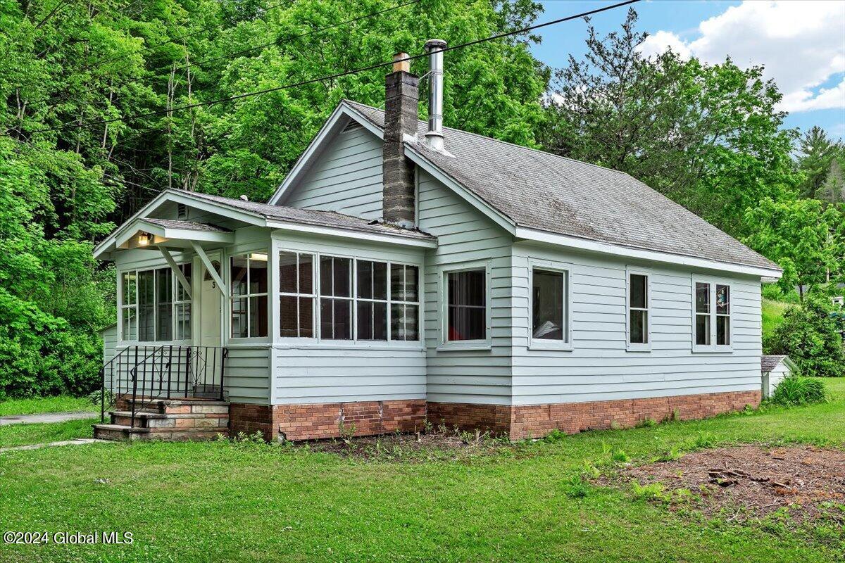 Keel Ln, Saratoga Springs, NY 12866