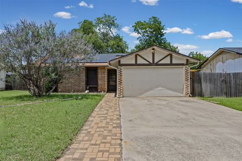514 Yucca Dr, Round Rock, TX, 78681-7411 | Card Image