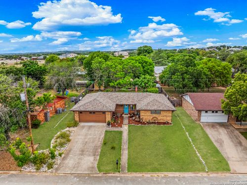 152 Stephanie Dr, Kerrville, TX, 78028-4829 | Card Image