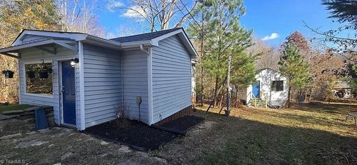 318 Winesap Dr, Pelham, NC, 27311-8899 | Card Image