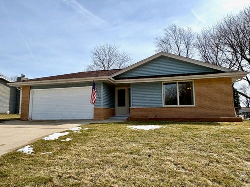 7622 S Lenox Ave, Oak Creek, WI, 53154-2320 | Card Image