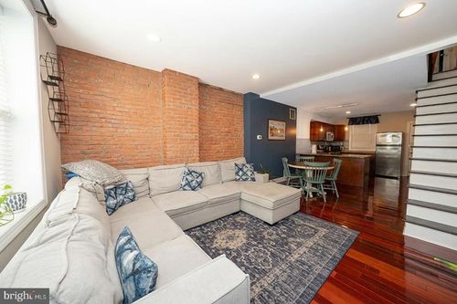 2747 Harper St, PHILADELPHIA, PA, 19130-1216 | Card Image