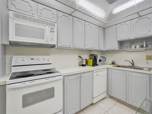 apt-603-3113 S Ocean Dr, Hallandale Beach, FL, 33009-7308 | Card Image