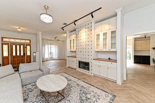 10020 Wild Dunes Dr, Austin, TX, 78747-1307 | Card Image