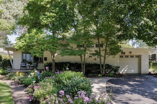 208 Park Ln, Lake Bluff, IL, 60044-2431 | Card Image