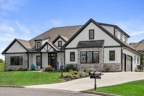 N57W19691 Holly Ct, Menomonee Falls, WI, 53051-4121 | Card Image