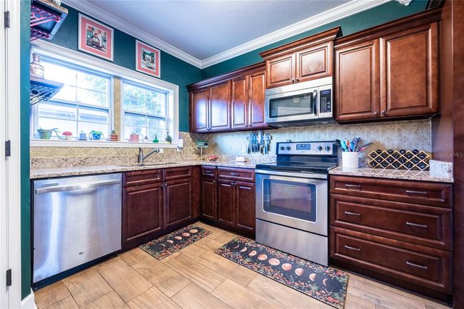 Kitchen | Image 12