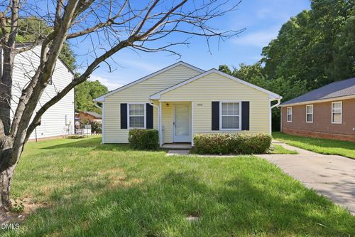 2338 Bedford St, Durham, NC, 27707-1952 | Card Image