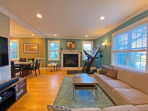 --375 Lowell Ave, Newton, MA, 02460 | Card Image