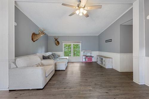 1022 Dogwood Ln, Kingston Springs, TN, 37082-9201 | Card Image