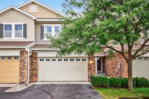 9450 Washington Cir, Chanhassen, MN, 55317-4783 | Card Image