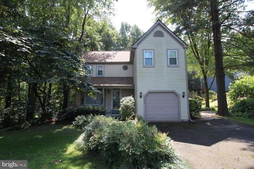 1649 Bennington Hollow Ln, RESTON, VA, 20194-1617 | Card Image