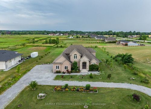 270 Farr St, Fenwick, ON, L0S1C0 | Card Image