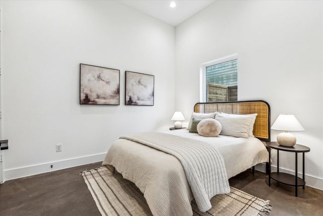 102 - 2138 Lovedale Ave, Condo with 2 bedrooms, 3 bathrooms and null parking in Dallas TX | Image 13