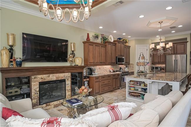 8106 Felisa Ct, House other with 3 bedrooms, 4 bathrooms and 2 parking in FORT MYERS FL | Image 7