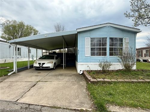 607 Sugar Pines Dr Sw, Warren, OH, 44481-9687 | Card Image