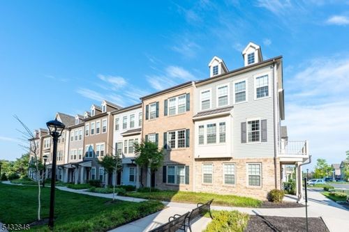 20 Gala Ct, Livingston, NJ, 07039-5713 | Card Image