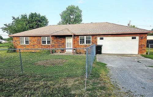 501 Maplewood Ln, Skiatook, OK, 74070-3813 | Card Image