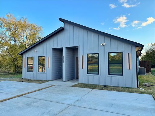 2113 Henry St, Greenville, TX, 75401 | Card Image