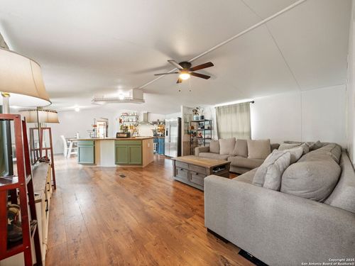 181 Oak Valley Dr, La Vernia, TX, 78121-5220 | Card Image