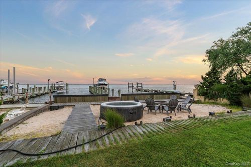 73 E Beach Promenade, Lindenhurst, NY, 11757-6802 | Card Image