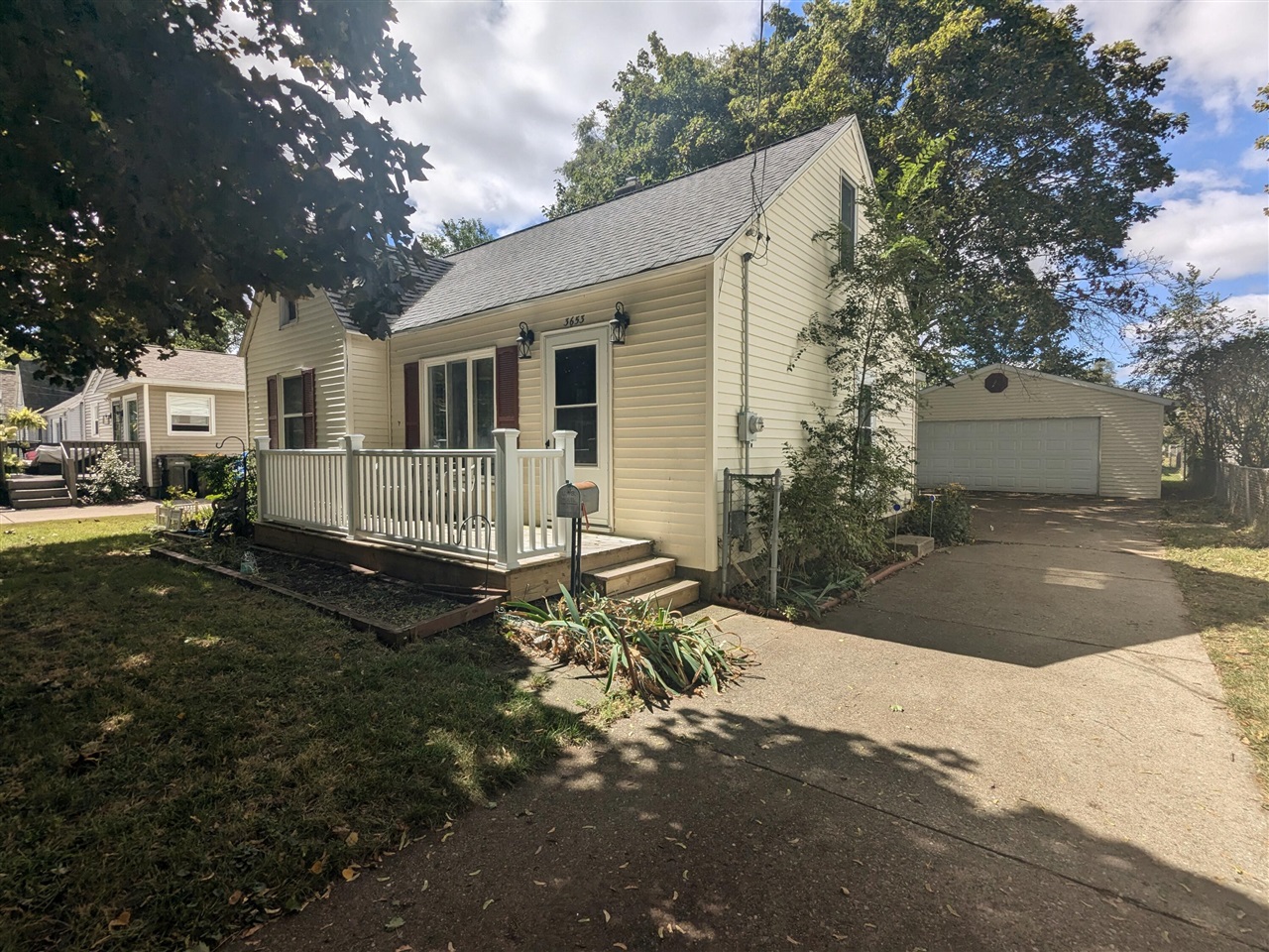 Milan Ave, Wyoming, MI 49509