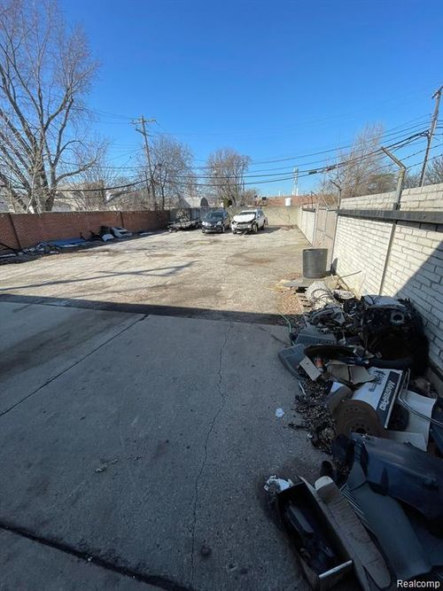 37 W W 10 Mile Road, Hazel Park, MI, 48030 | Card Image