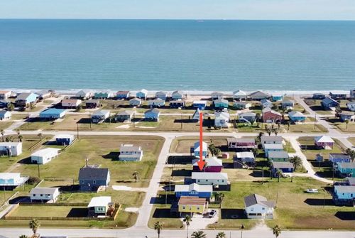317 Olive St, Surfside Beach, TX, 77541-9558 | Card Image