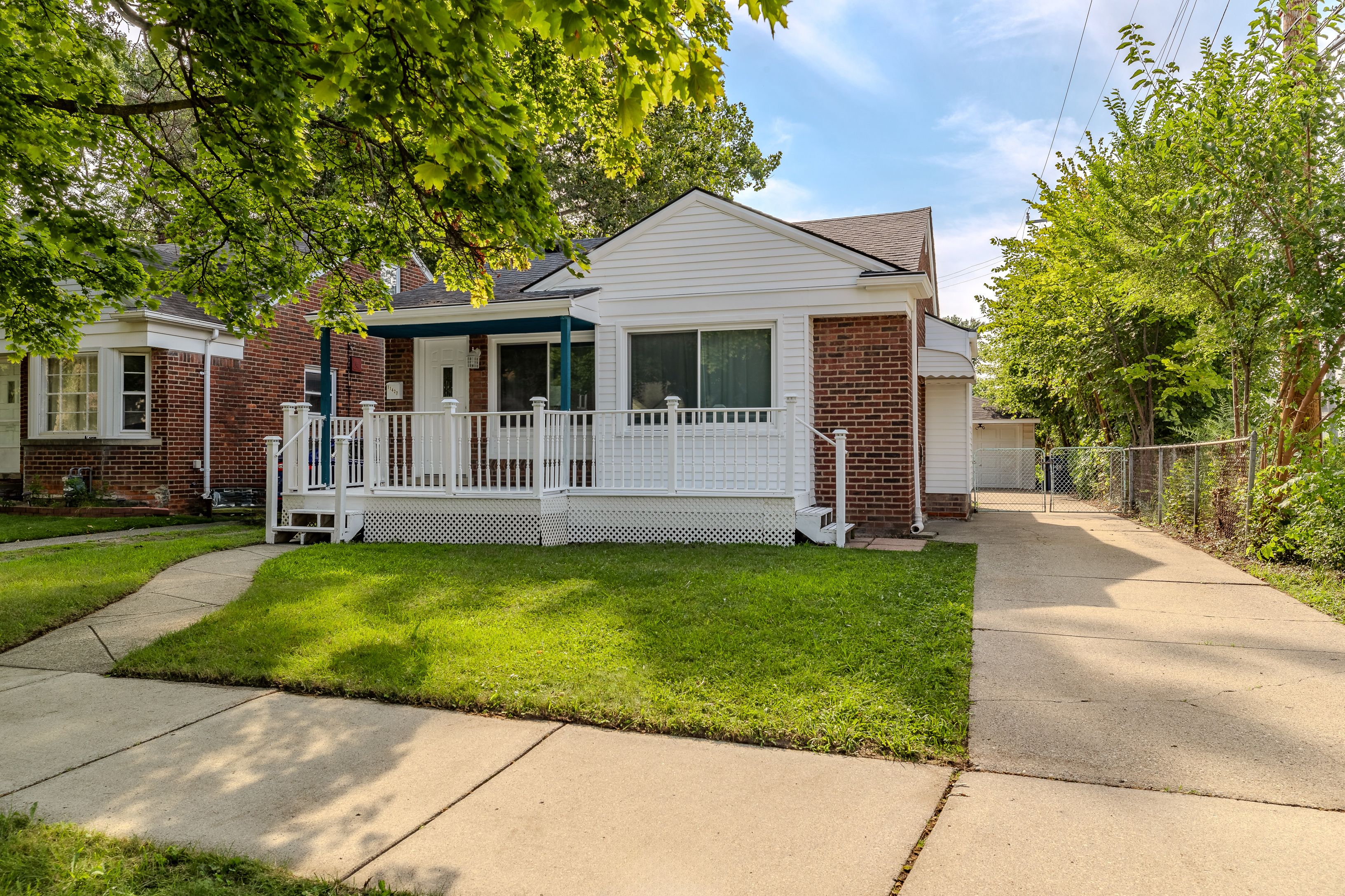 Riverdale , Redford, MI 48239