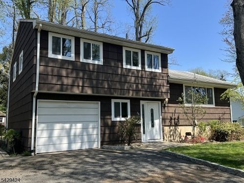 56 Fairway Dr, East Hanover, NJ, 07936-3718 | Card Image