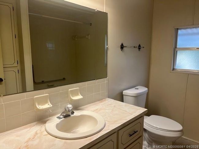 6118 N Joshua Ln, House other with 2 bedrooms, 2 bathrooms and 1 parking in Lantana FL | Image 17