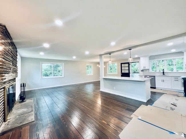 18 Jean Ave, House other with 3 bedrooms, 3 bathrooms and null parking in Norwalk CT | Image 4