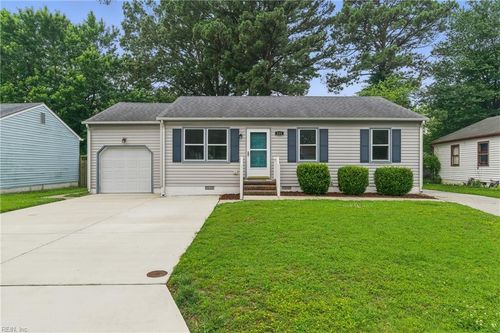 111 Lark Cir, Newport News, VA, 23601-2258 | Card Image