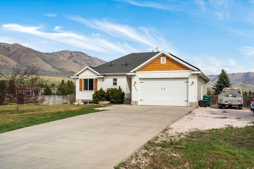 2444 N Sierra Dr, Eden, UT, 84310-6752 | Card Image