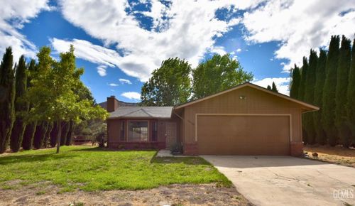 30020 Niblick Ln, Tehachapi, CA, 93561-9299 | Card Image