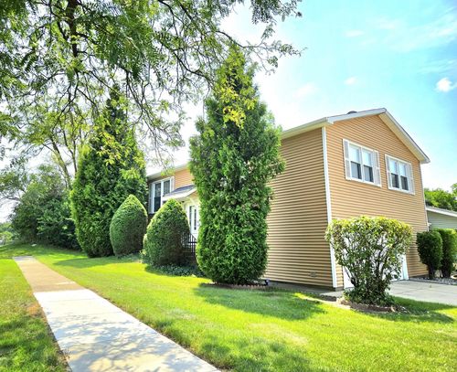 371 Thorncliffe Dr, Glendale Heights, IL, 60139-1741 | Card Image