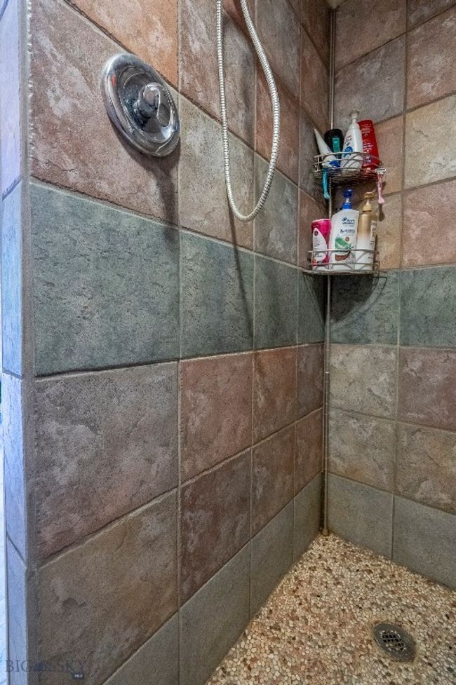 ADU Shower | Image 50