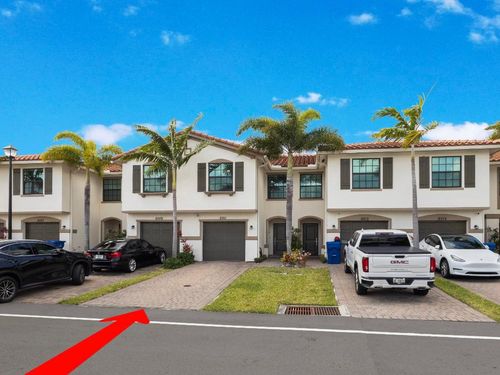 6011 Woods Edge Cir, Riviera Beach, FL, 33410-1924 | Card Image